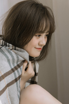不扣纽扣的女孩完整